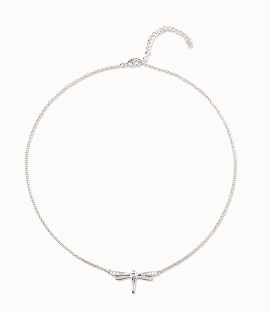 Collar bañado en plata de ley con forma de libélula pequeña con topacios