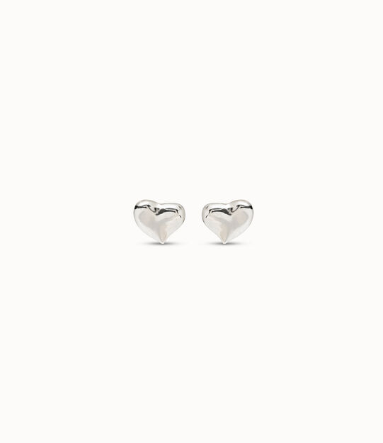 Stud earrings with heart shape