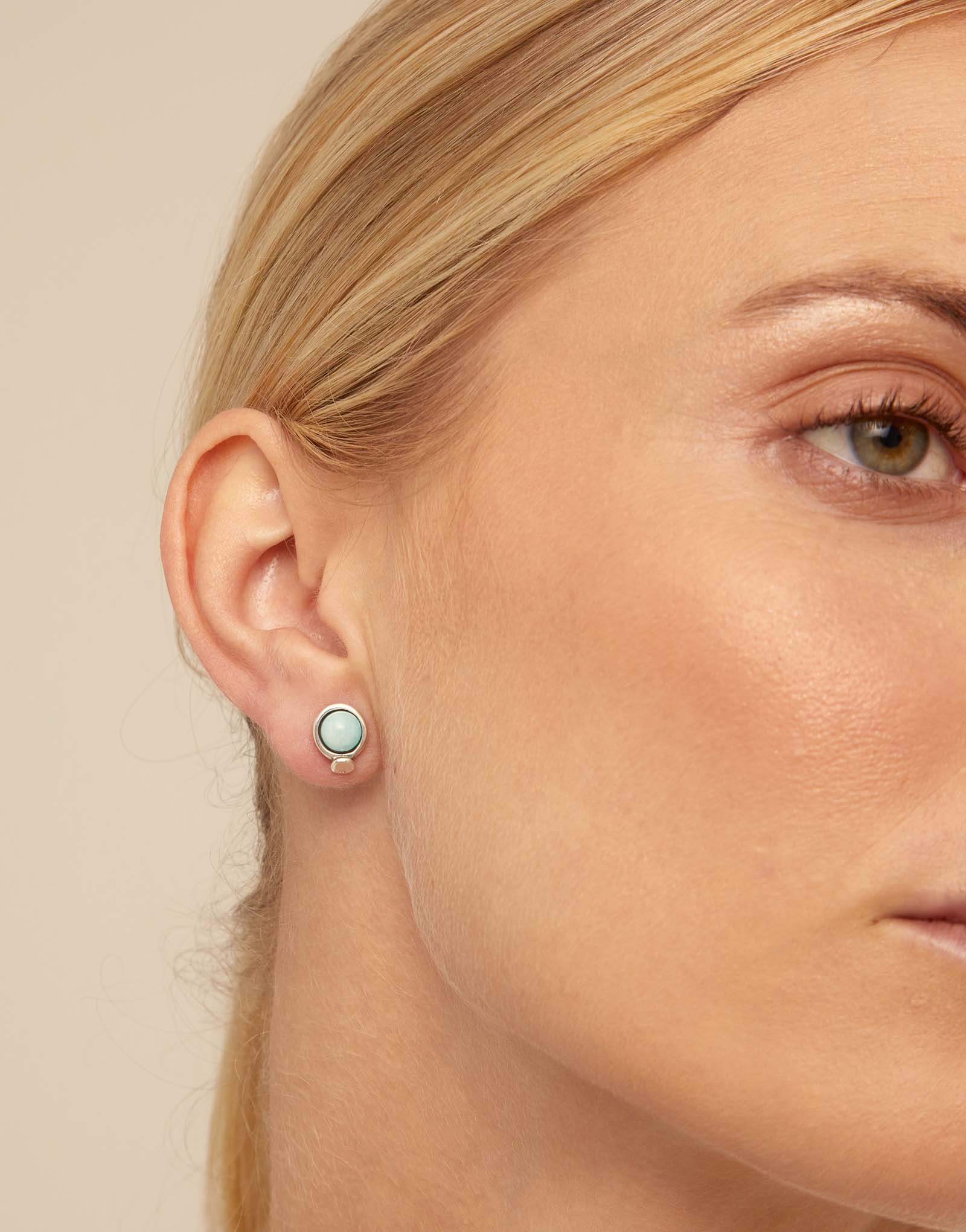 Piercing bañado en plata de ley y un cristal azul, Plateado, large thumbnail