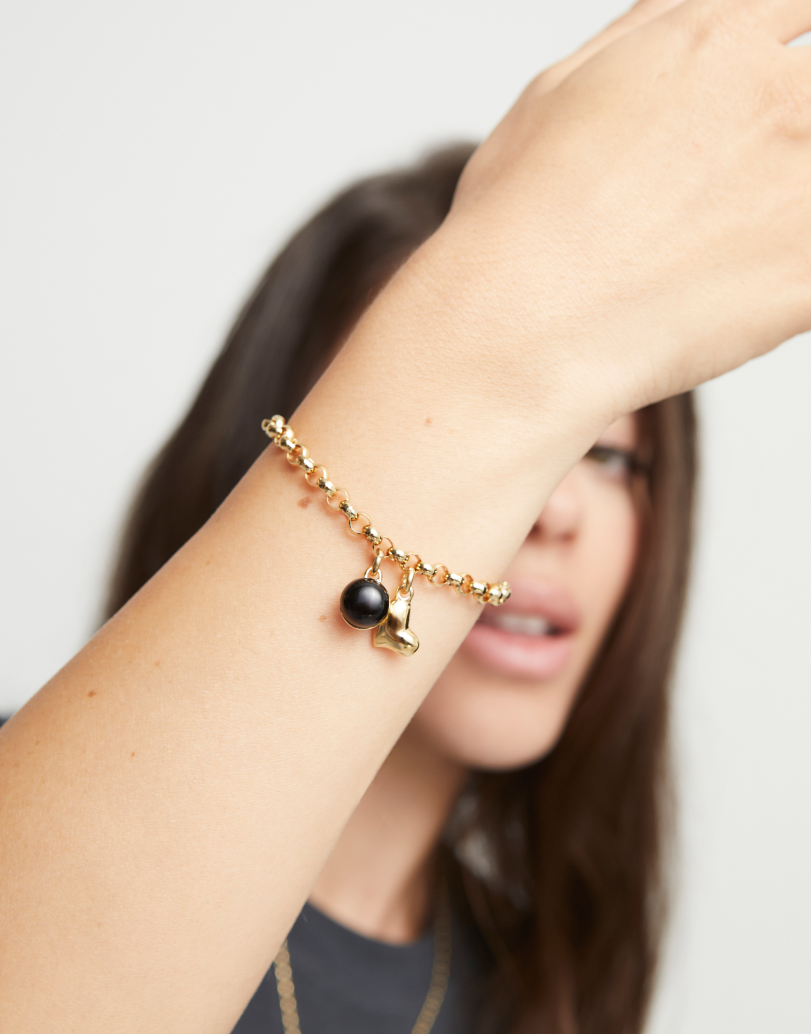 Link chain bracelet with heart charm and murano glass, Golden, large thumbnail