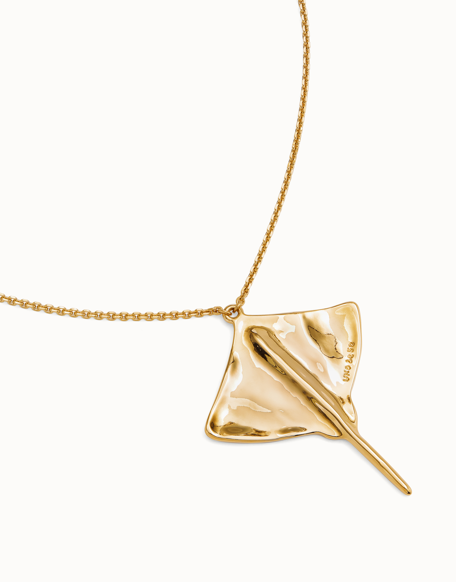 Long chain pendant necklace with manta ray, Golden, large thumbnail