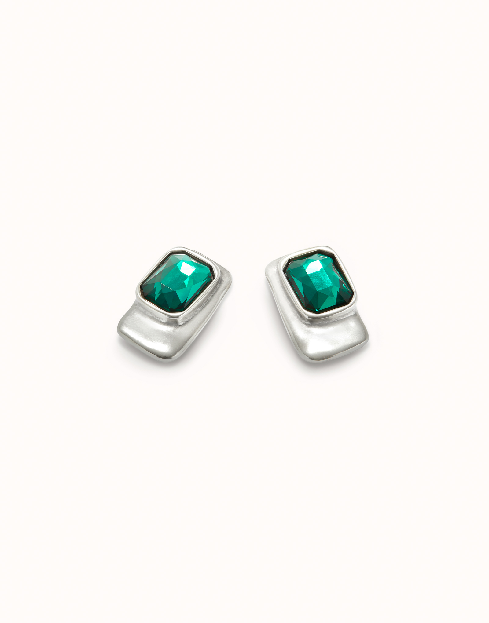 Boucles d’oreille plaquées argent de forme rectangulaire avec cristal vert, Argent, large thumbnail