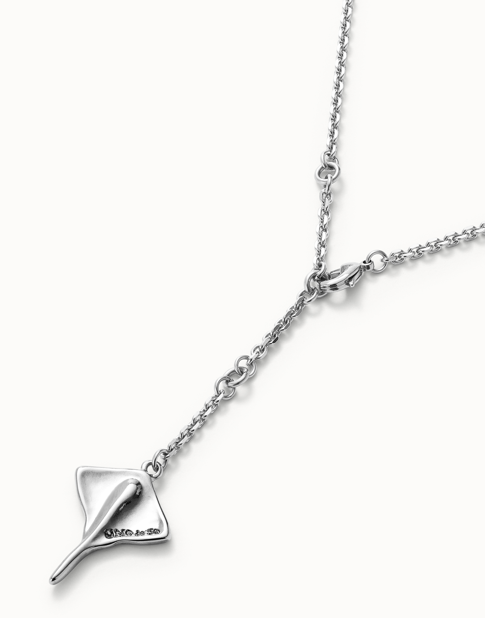 Long chain pendant necklace with manta ray, Silver, large thumbnail