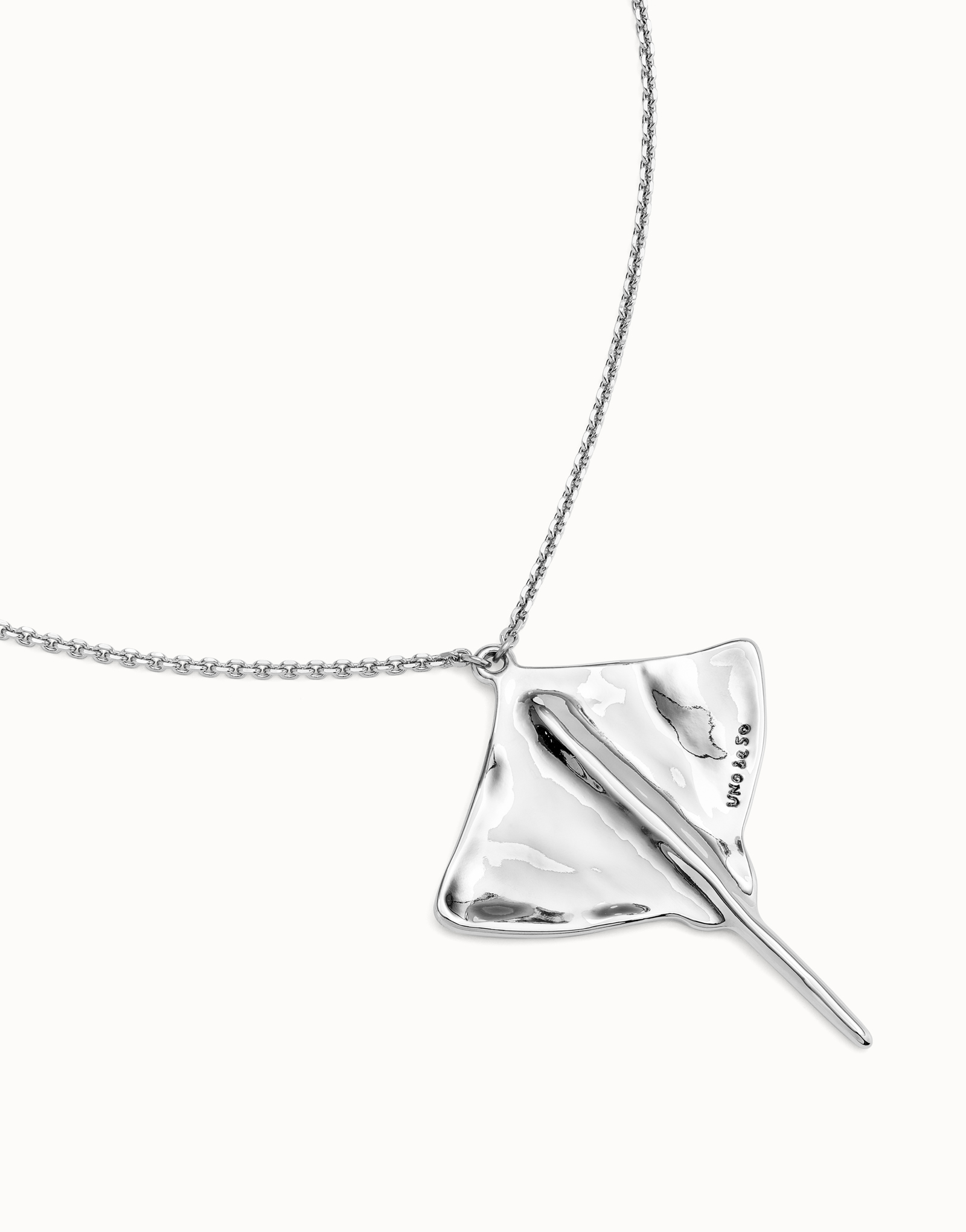 Long chain pendant necklace with manta ray, Silver, large thumbnail
