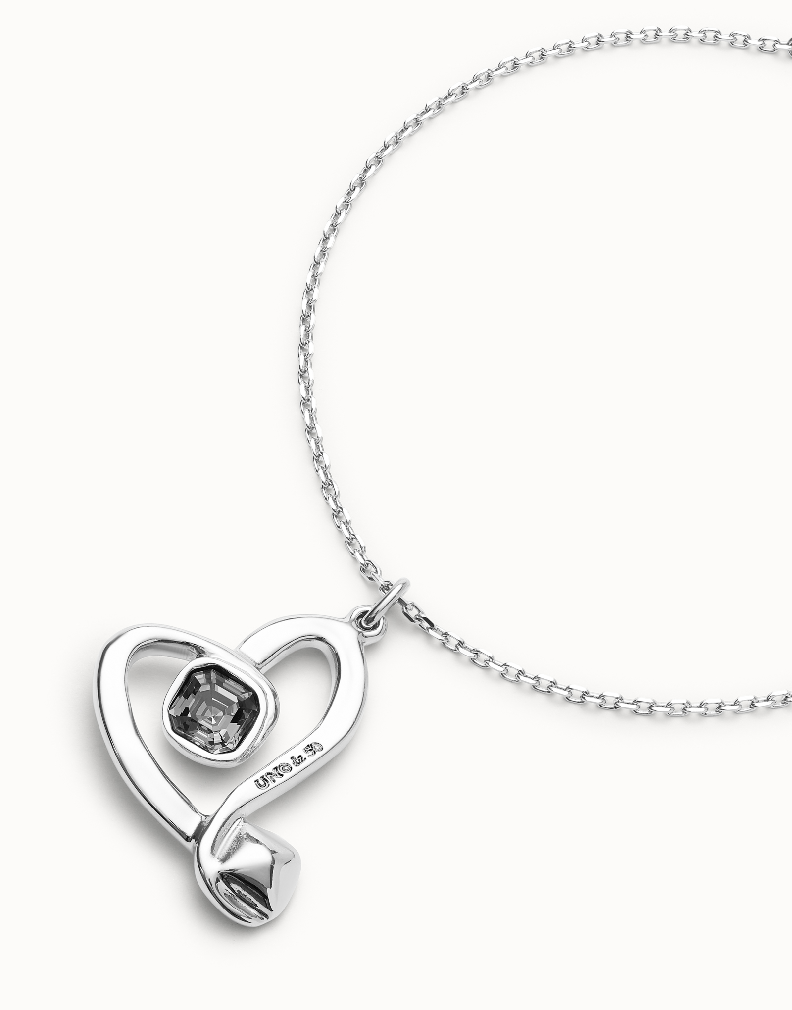 Midsize chain pendant necklace with a large heart, Silver, large thumbnail