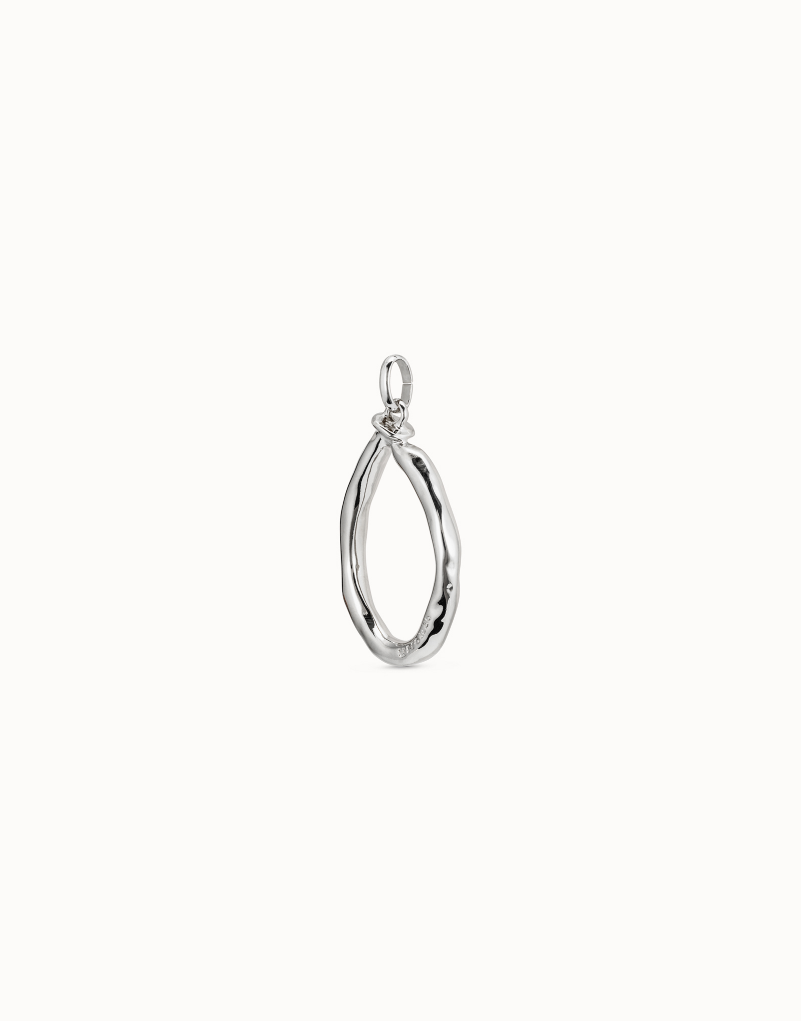 Large O initial charm, Silver, large thumbnail