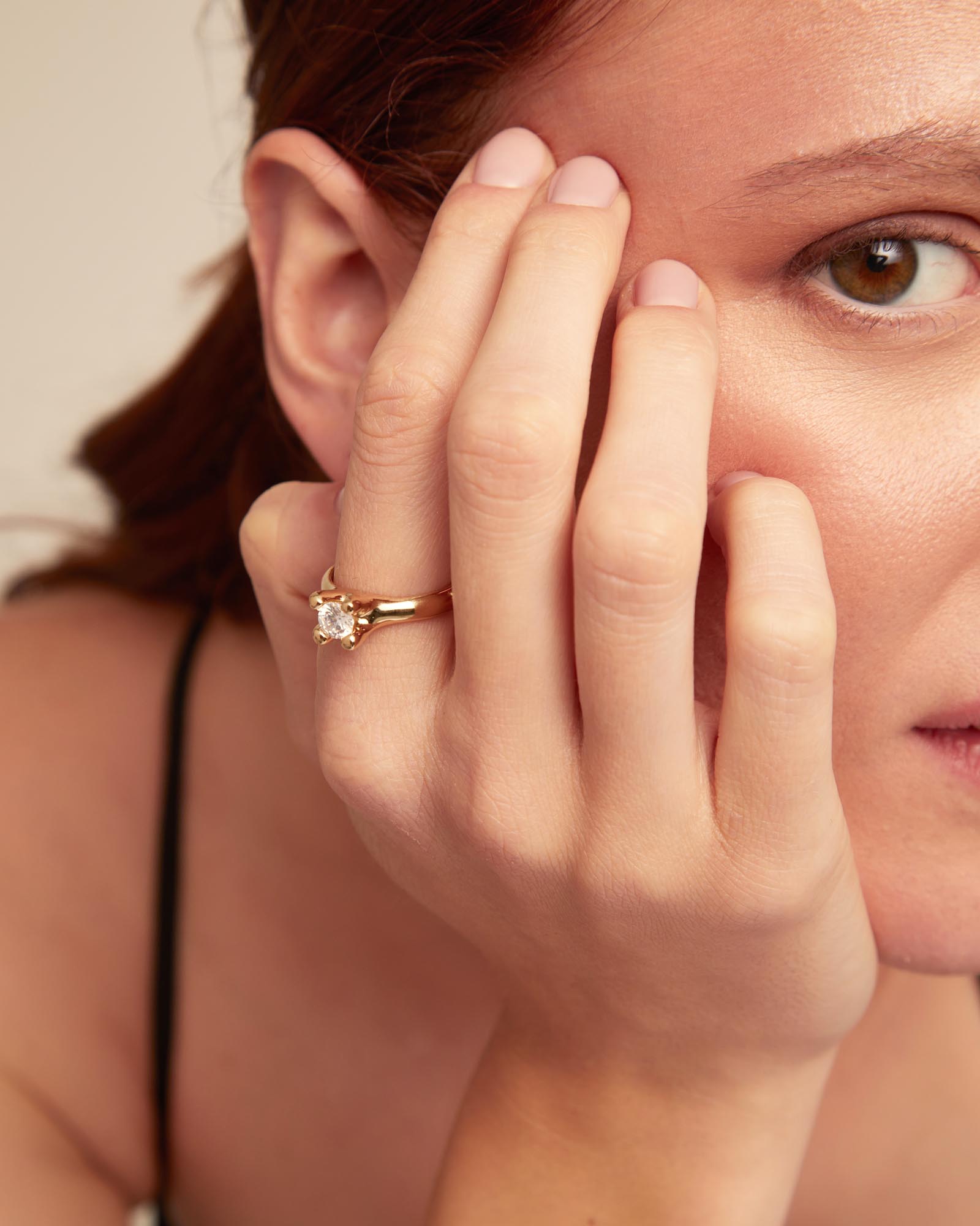 Ring with white cubic zirconia, Golden, large thumbnail