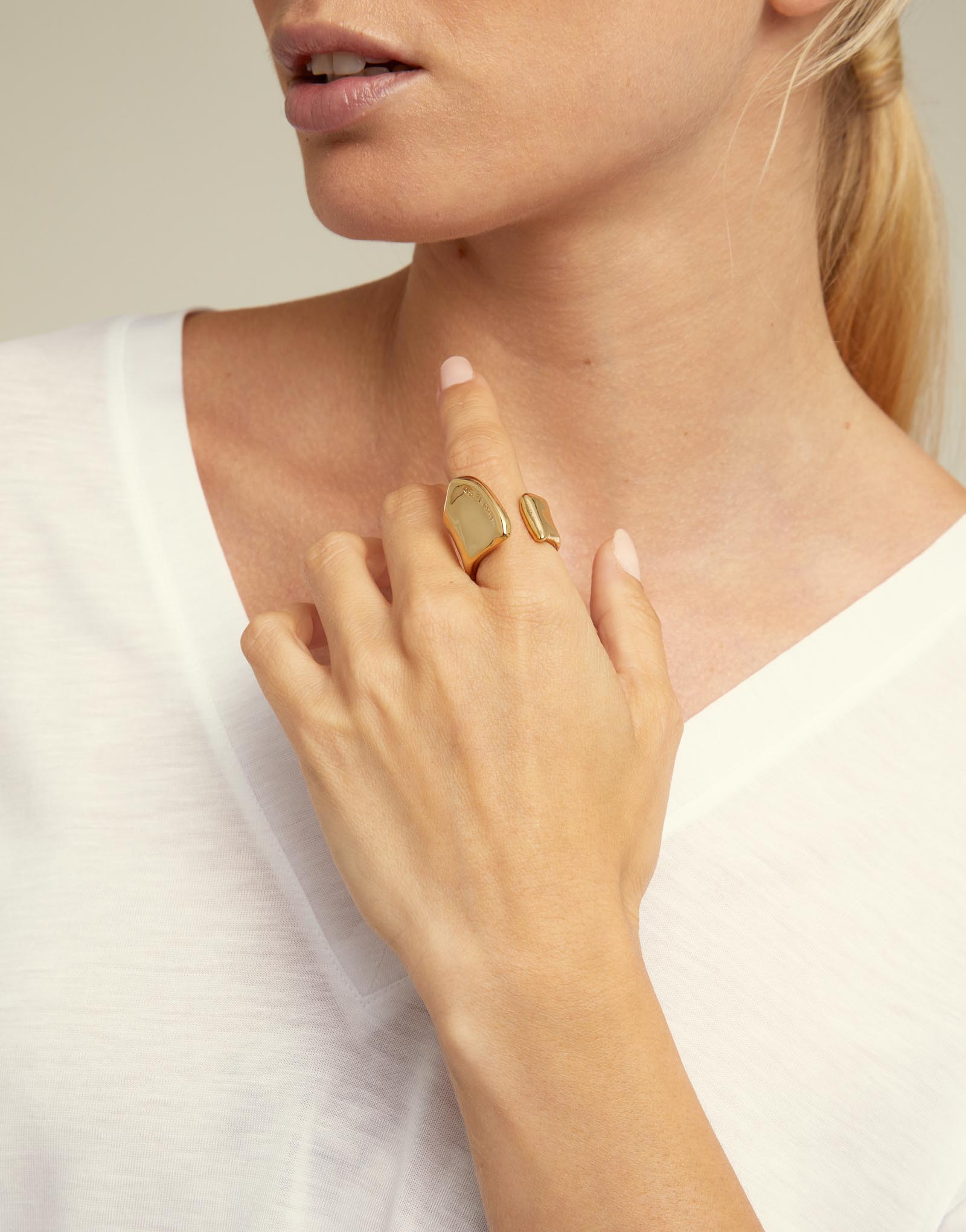 Large open ring, Golden, large thumbnail