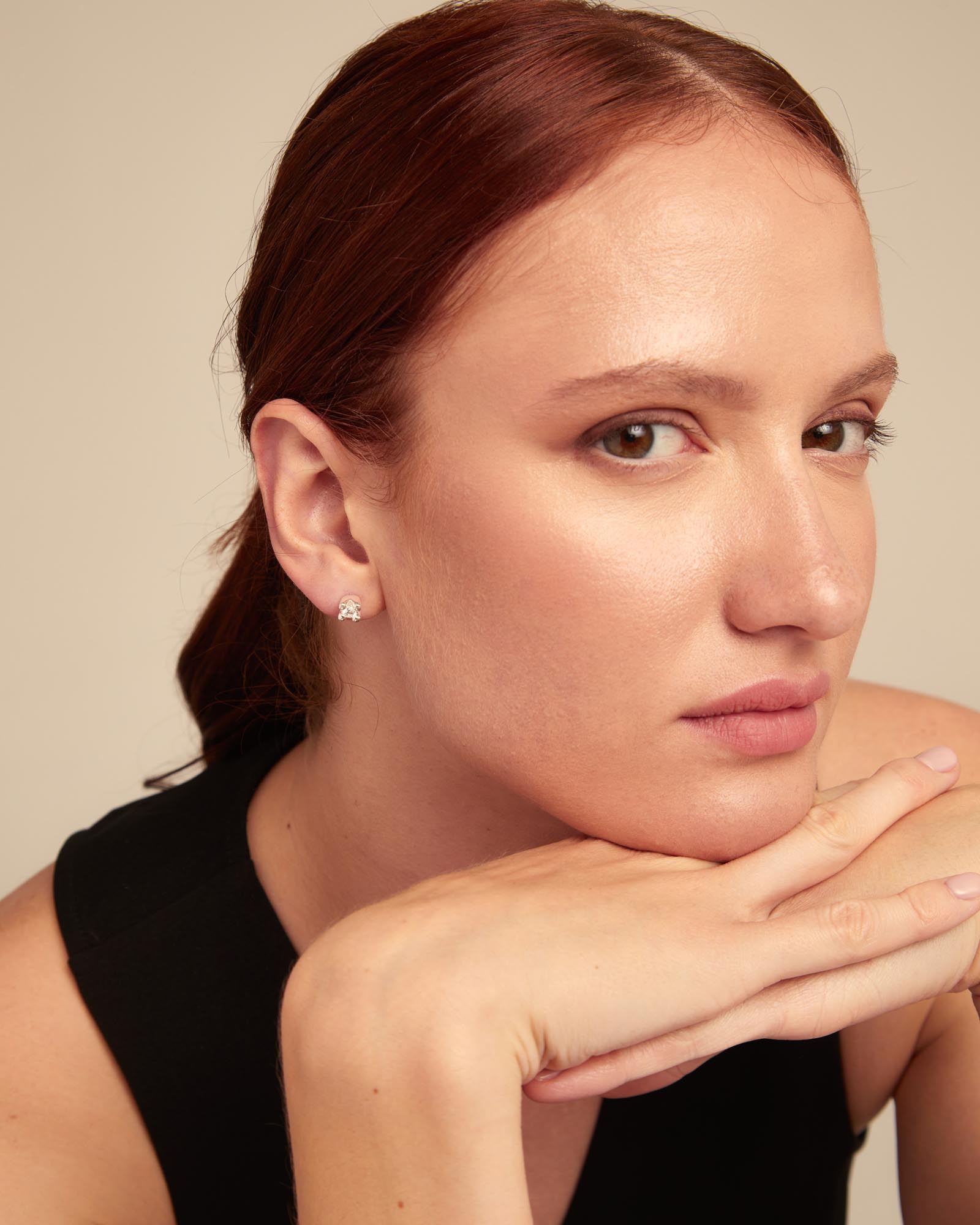 Pendientes bañados en plata de ley con circonita blanca, Plateado, large thumbnail