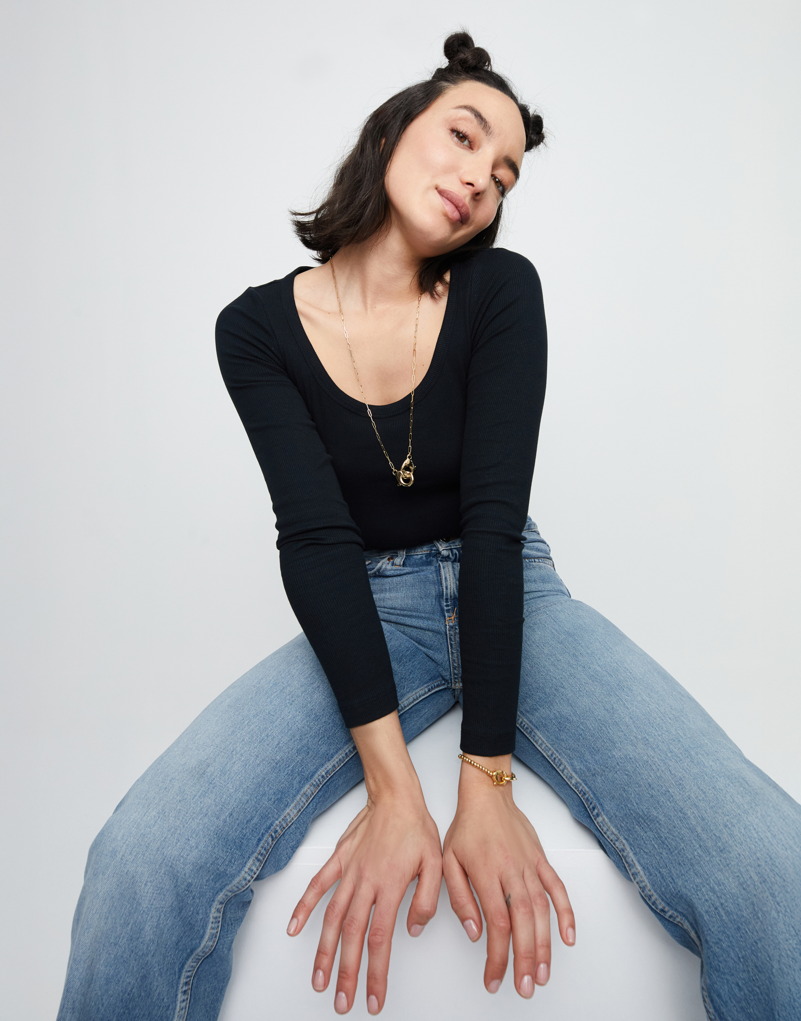 Long necklace with interlocking carabiner, Golden, large thumbnail