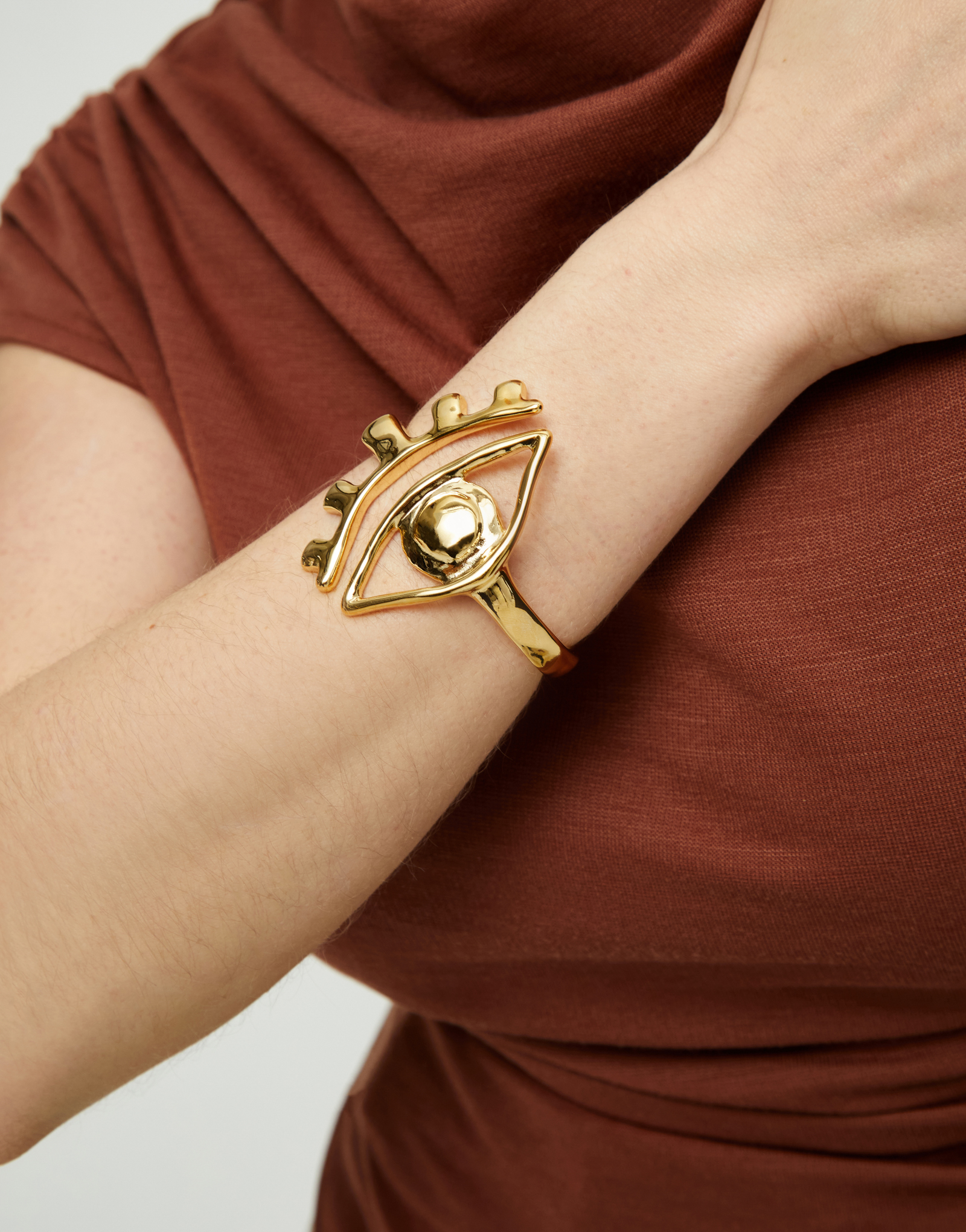 Bangle bracelet with a striking central eye, Golden, large thumbnail