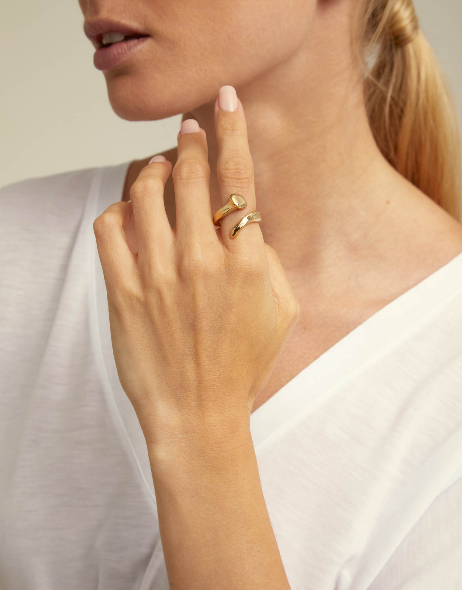 Nail shape ring, Golden, large thumbnail