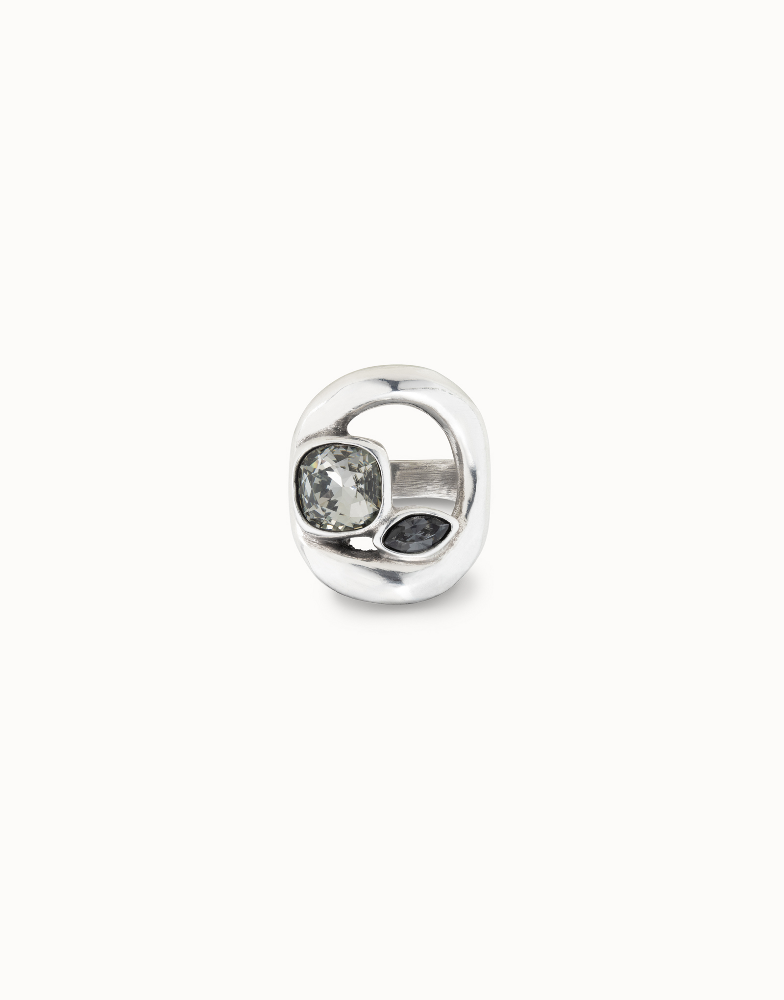 Ring with central oval and two crystals, , large thumbnail